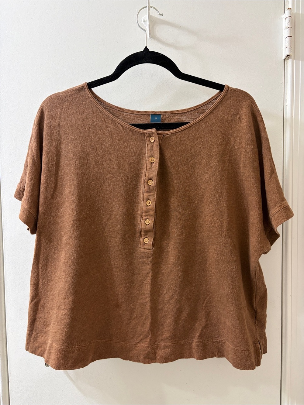 Relaxed Short-Sleeve Henley Top in Brown